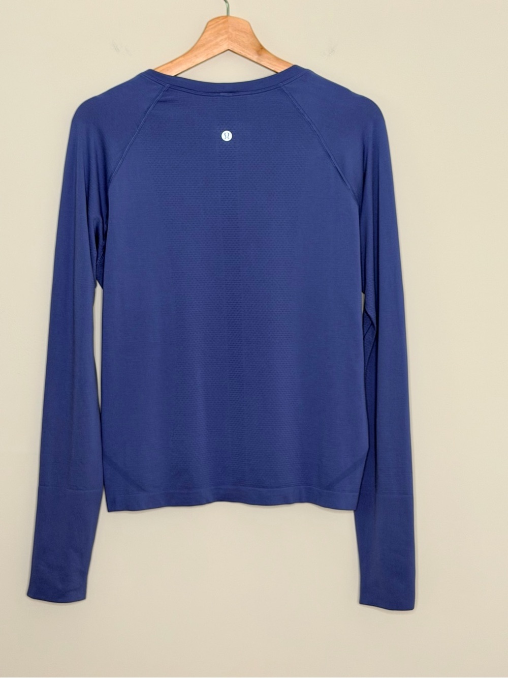 Lululemon Swiftly Tech Long-Sleeve Shirt 2.0
Hip Length gym running size 14 - Picture 7 of 8